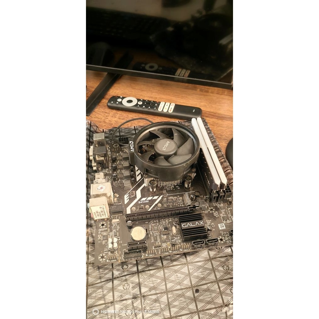 Mobo Ryzen 3 3100 lengkap dengan ram 16Gb