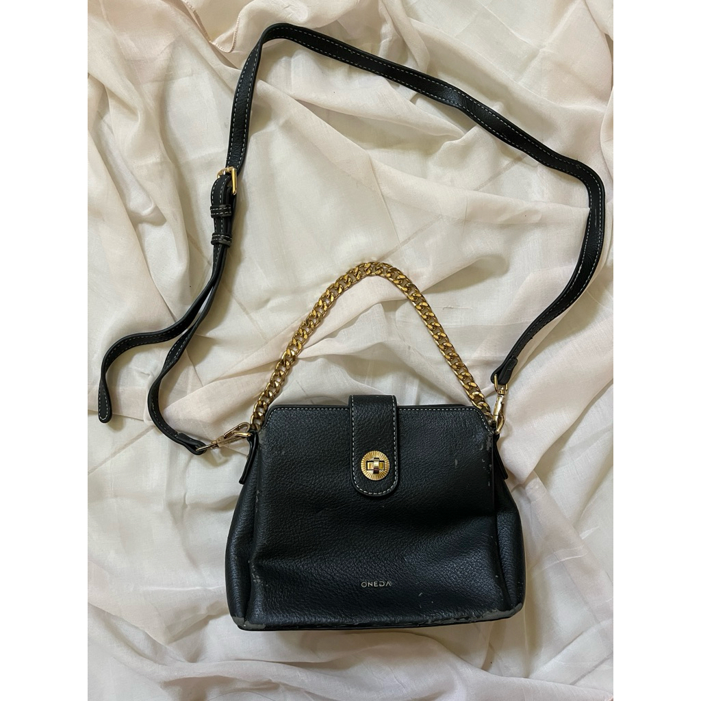 oneda sling bag
