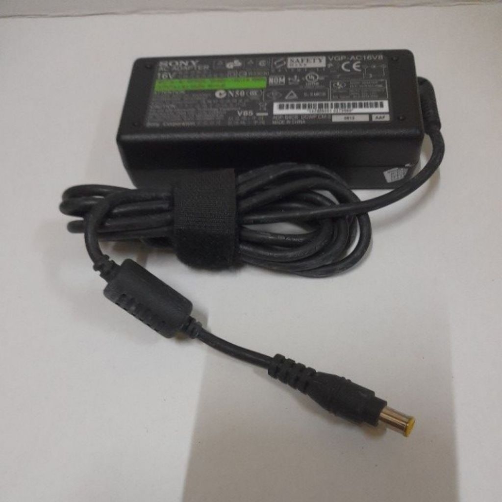 ADAPTOR  SONY MODEL VGP- AC16V8 OUTPUT 16V-4A