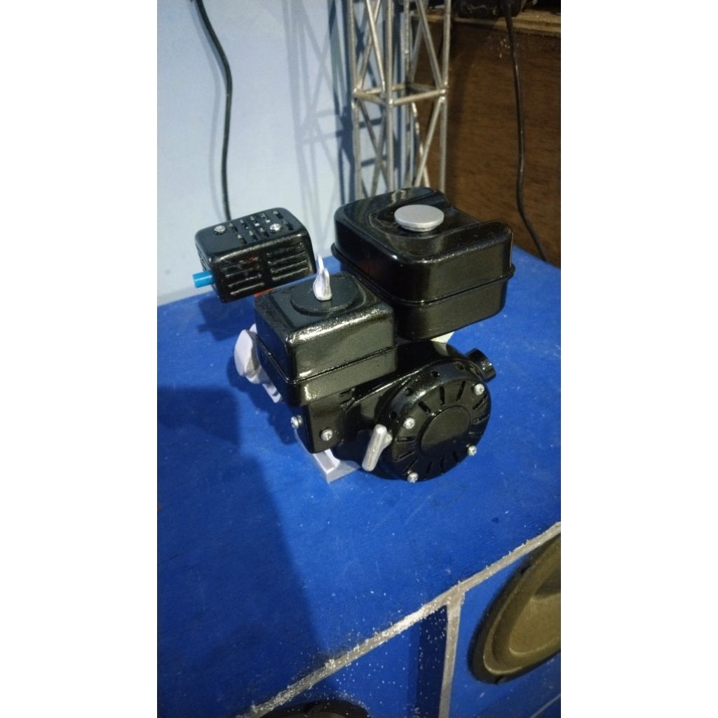Miniatur mesin penggerak