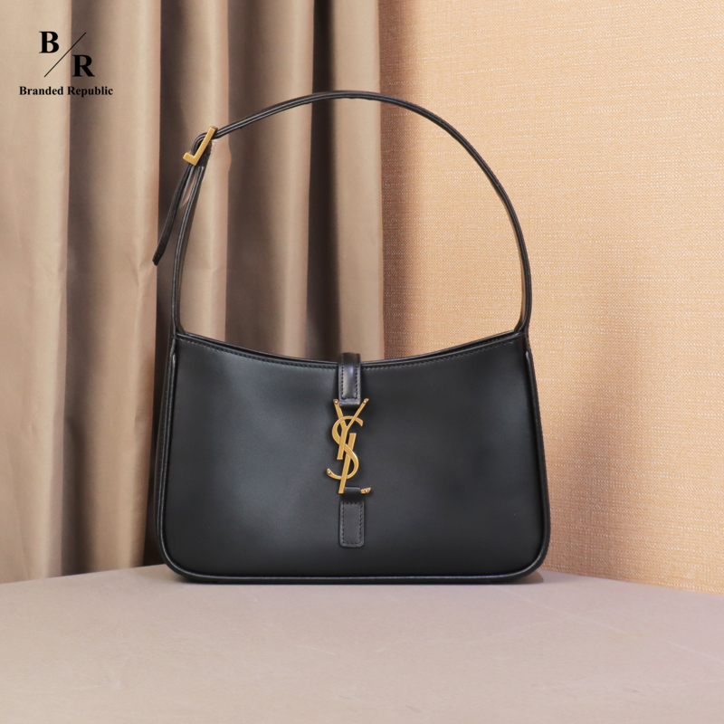 TAS HOBO LE 5 a 7 IN SMOOTH LEATHER BAG