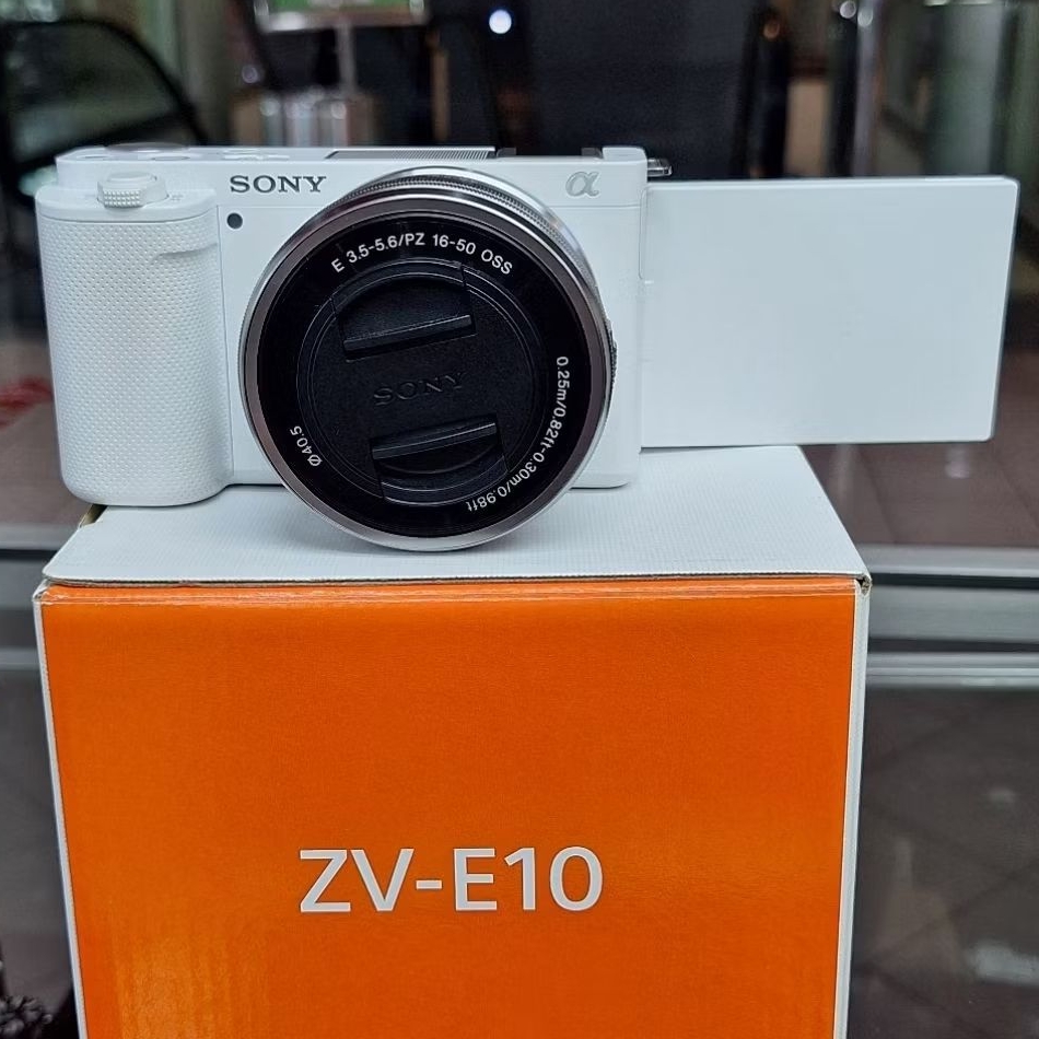 KAMERA SONY ZV-E10 / Kamera Mirorless SONY ZV-E10 like new