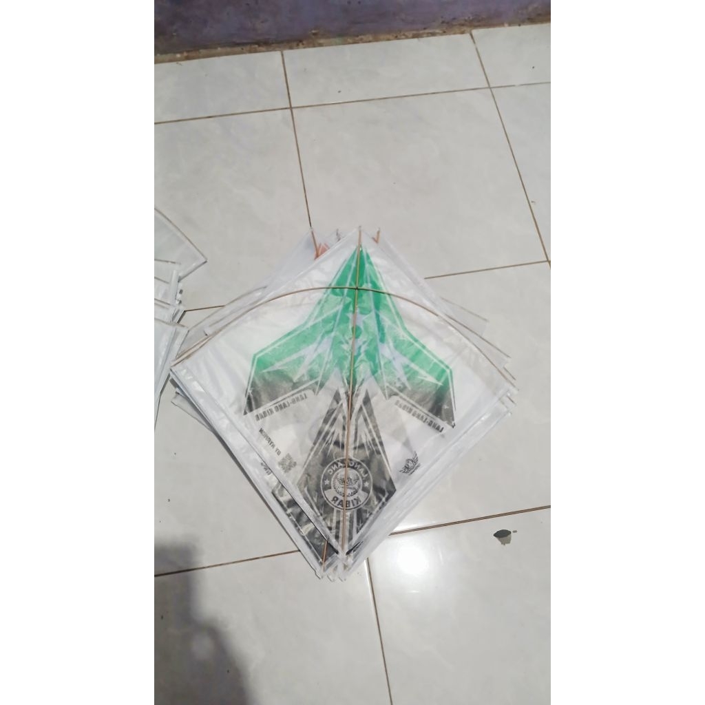 layangan Aduan, layangan sukoi