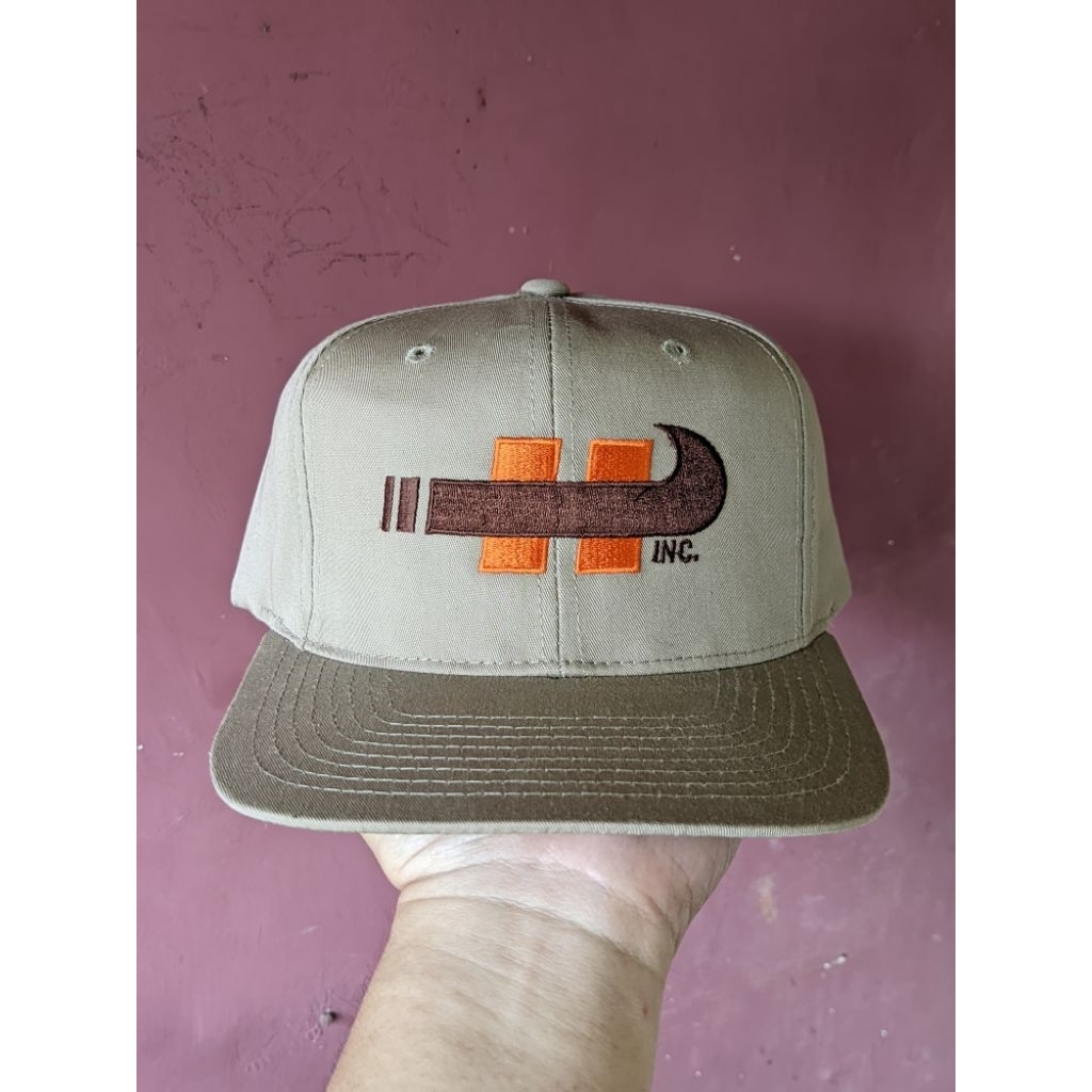 Topi Snapback Vintage Yupoong