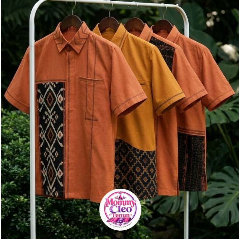 Mommy Cleo Kemeja Pria Tenun NTT Orange Hitam Panel Ikat Motif Pilihan