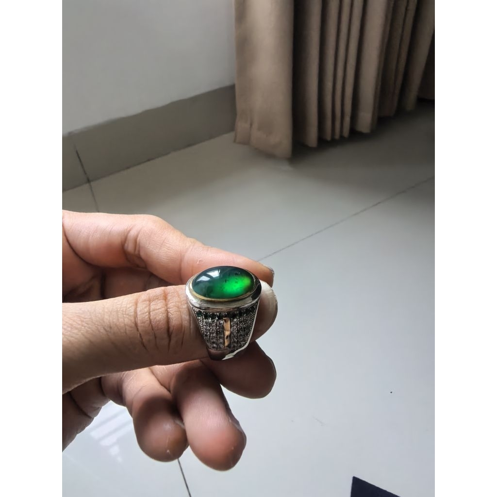 Batu Bacan Ijo botol