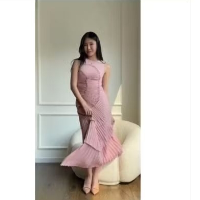 Claude official pink dress size M