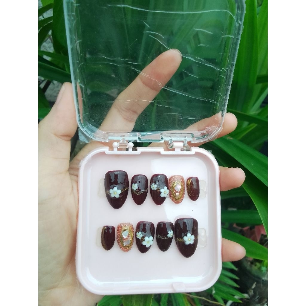Fake Nails wedding Maroon