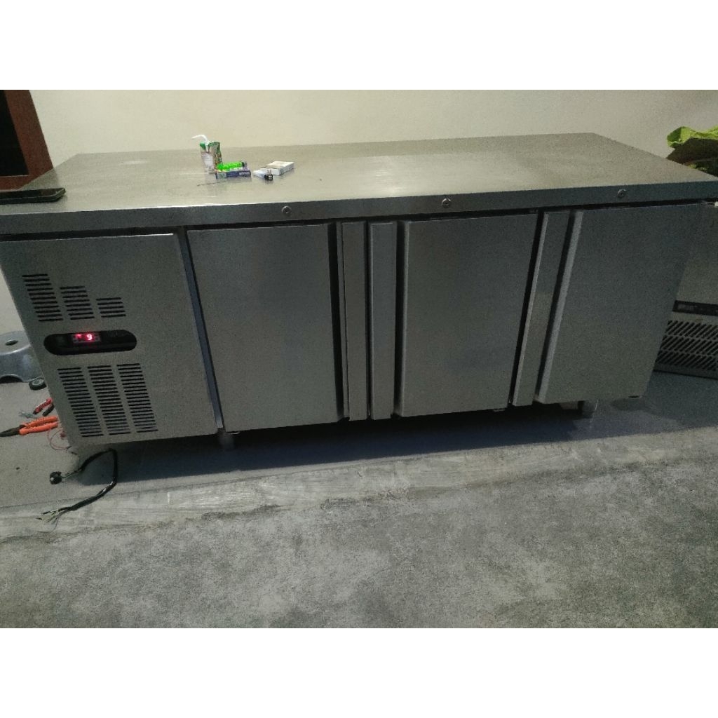 Gea Undercounter Chiller bekas 3 Pintu