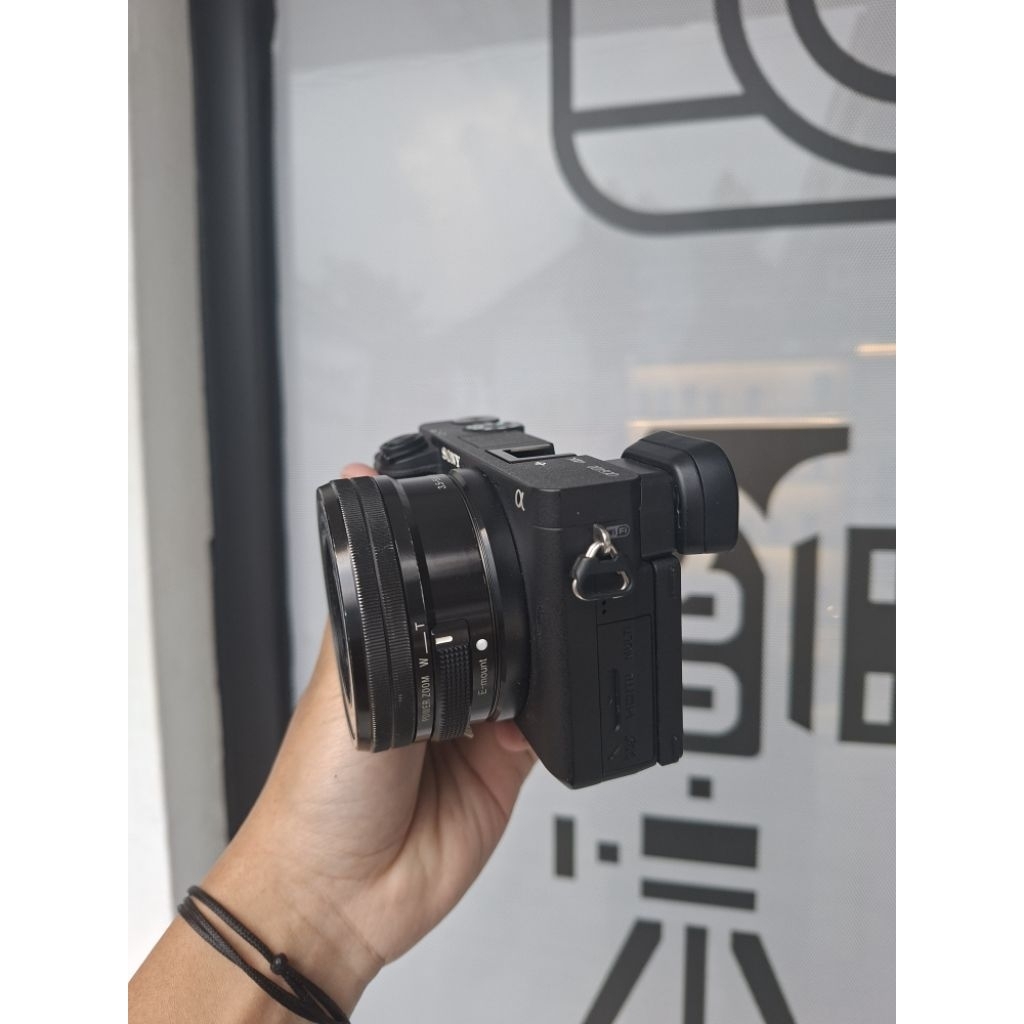 SONY A6400 LENSA KIT