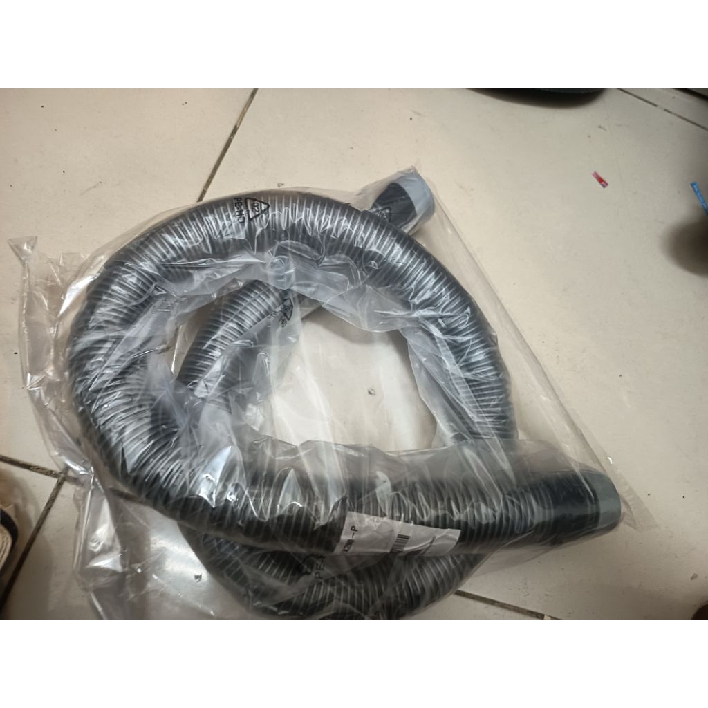 Selang vacuum cleaner MC CG300panasonic