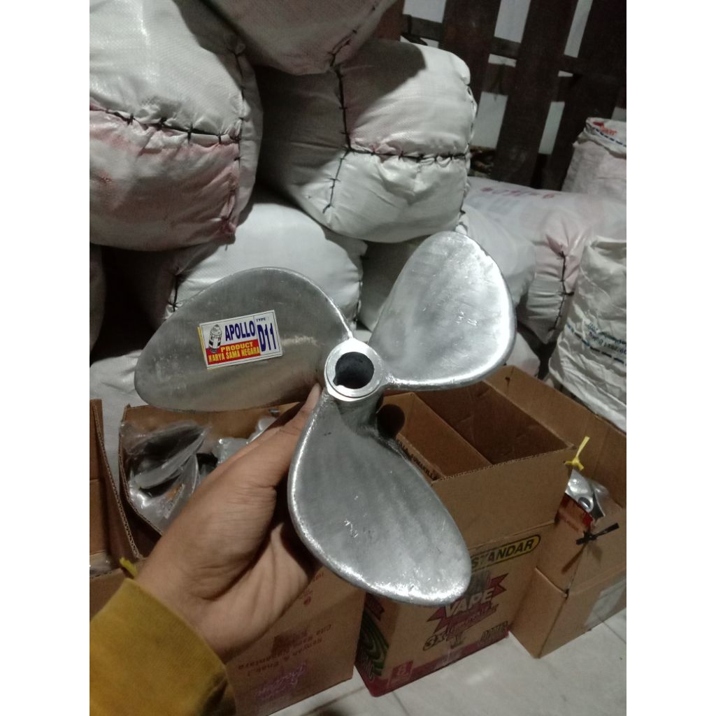 D.11  kipas Kapal Baling-baling Perahu