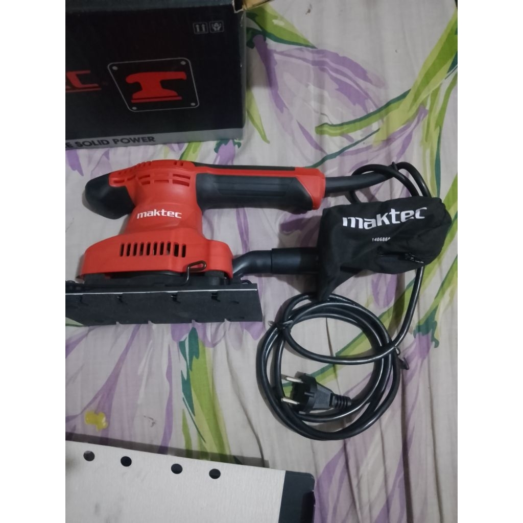 Maktec MT 923