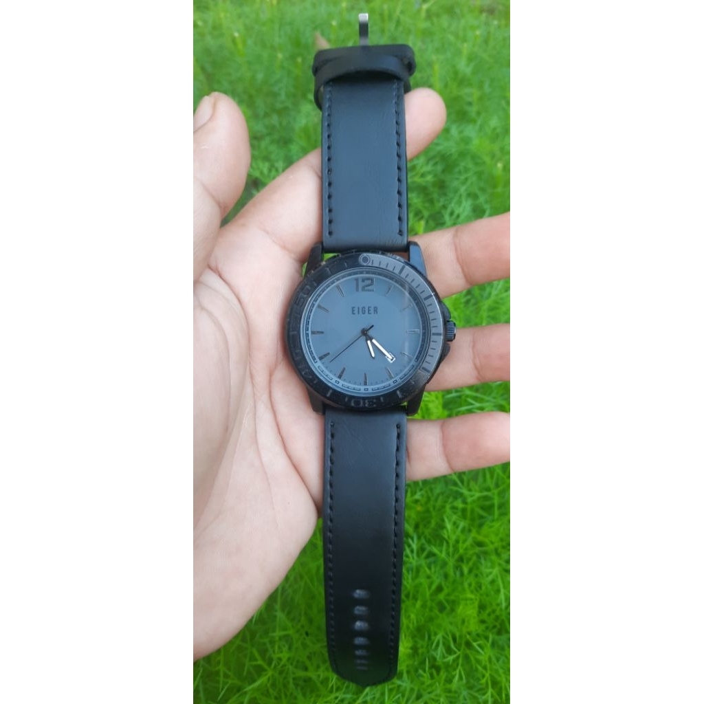 Jam EIGER WAGER mulus ( PRELOVED )