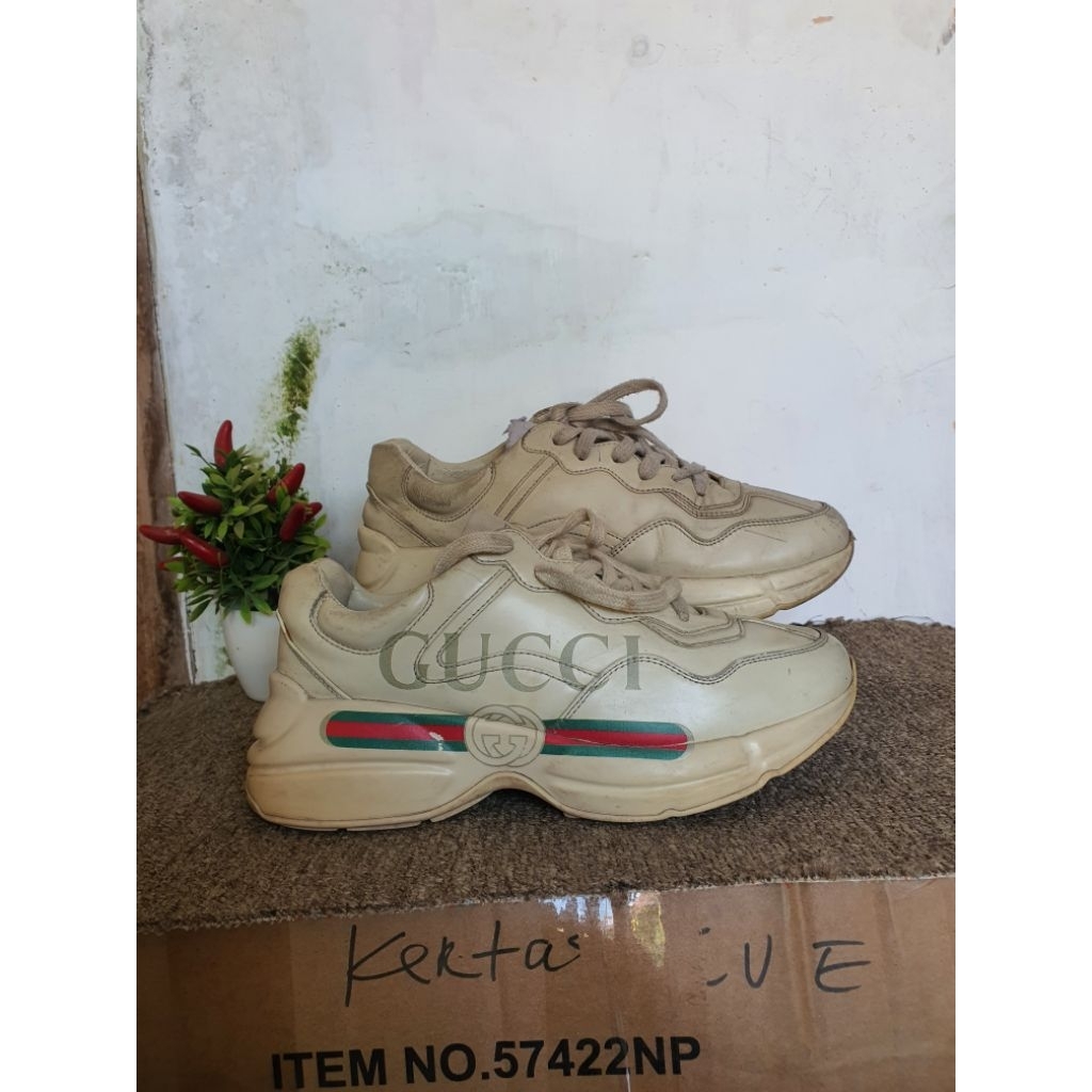 Sepatu Preloved Gucci Rhyton