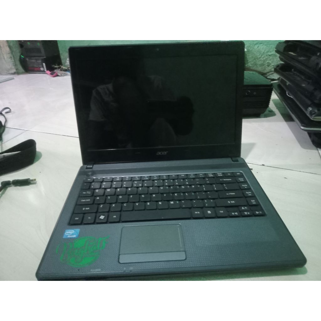 laptop Acer 4349 matot layar mulus