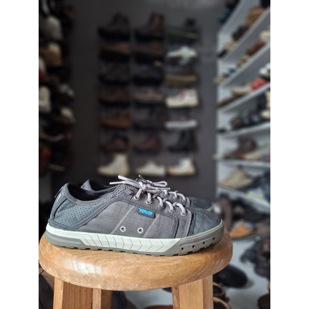 Sepatu TEVA bisa jadi sandal size 43