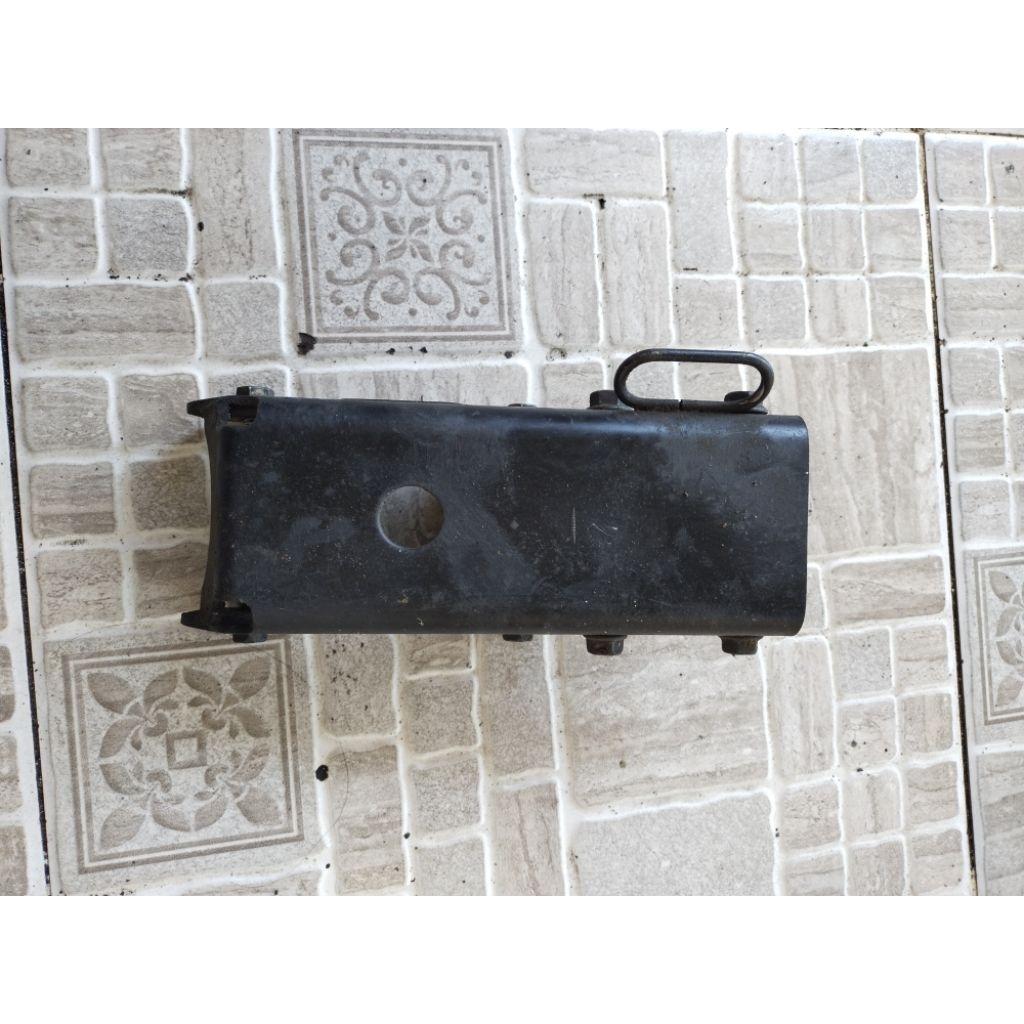 Pangkon Mesin Bawah Megapro Monoshock original