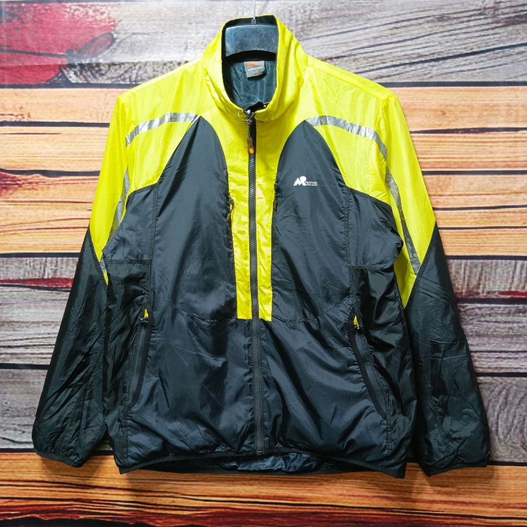 jaket outdoor MOUNTAIN GEAR tebal size L casual bagus