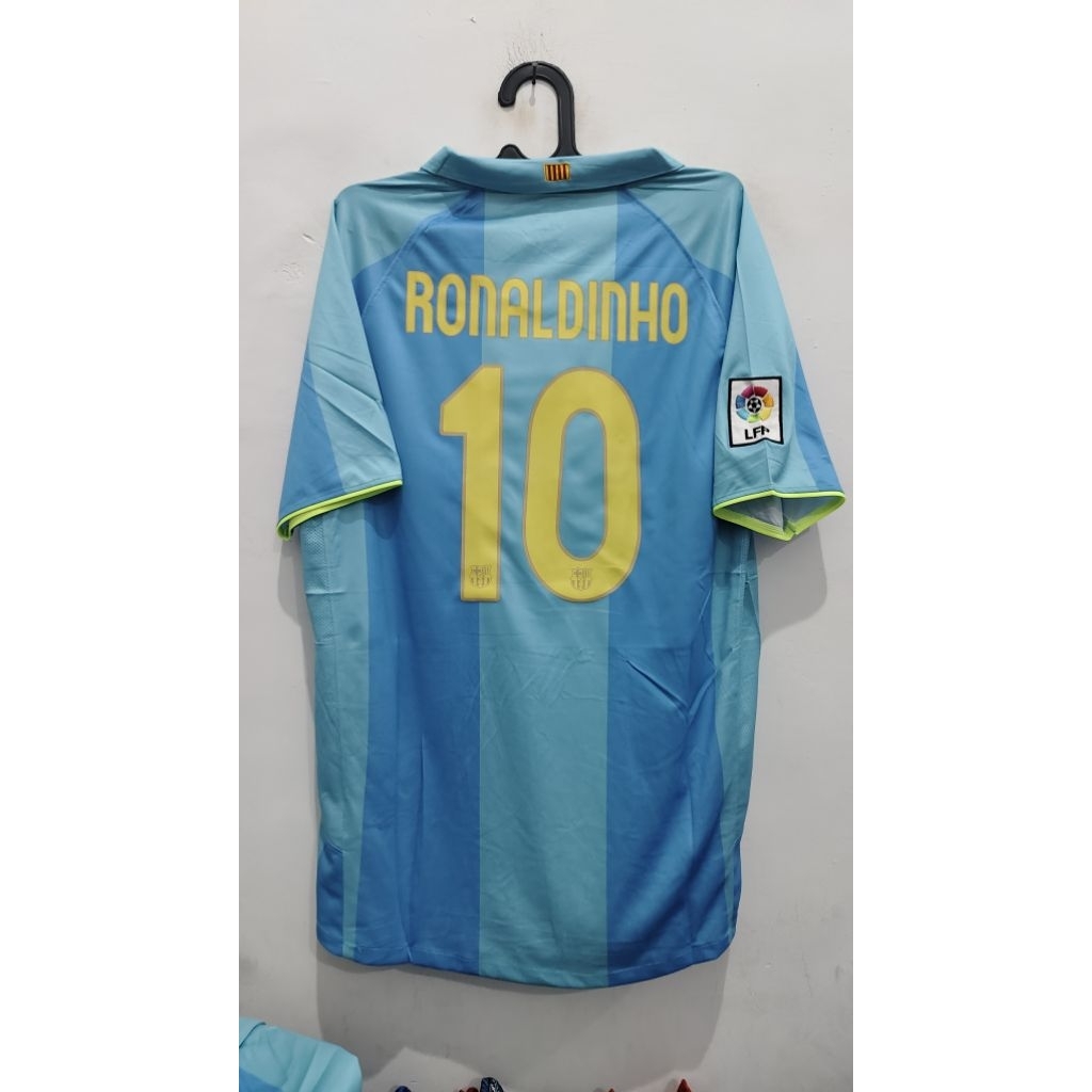 jersey Retro B@rc@ Ronaldinho Size XL