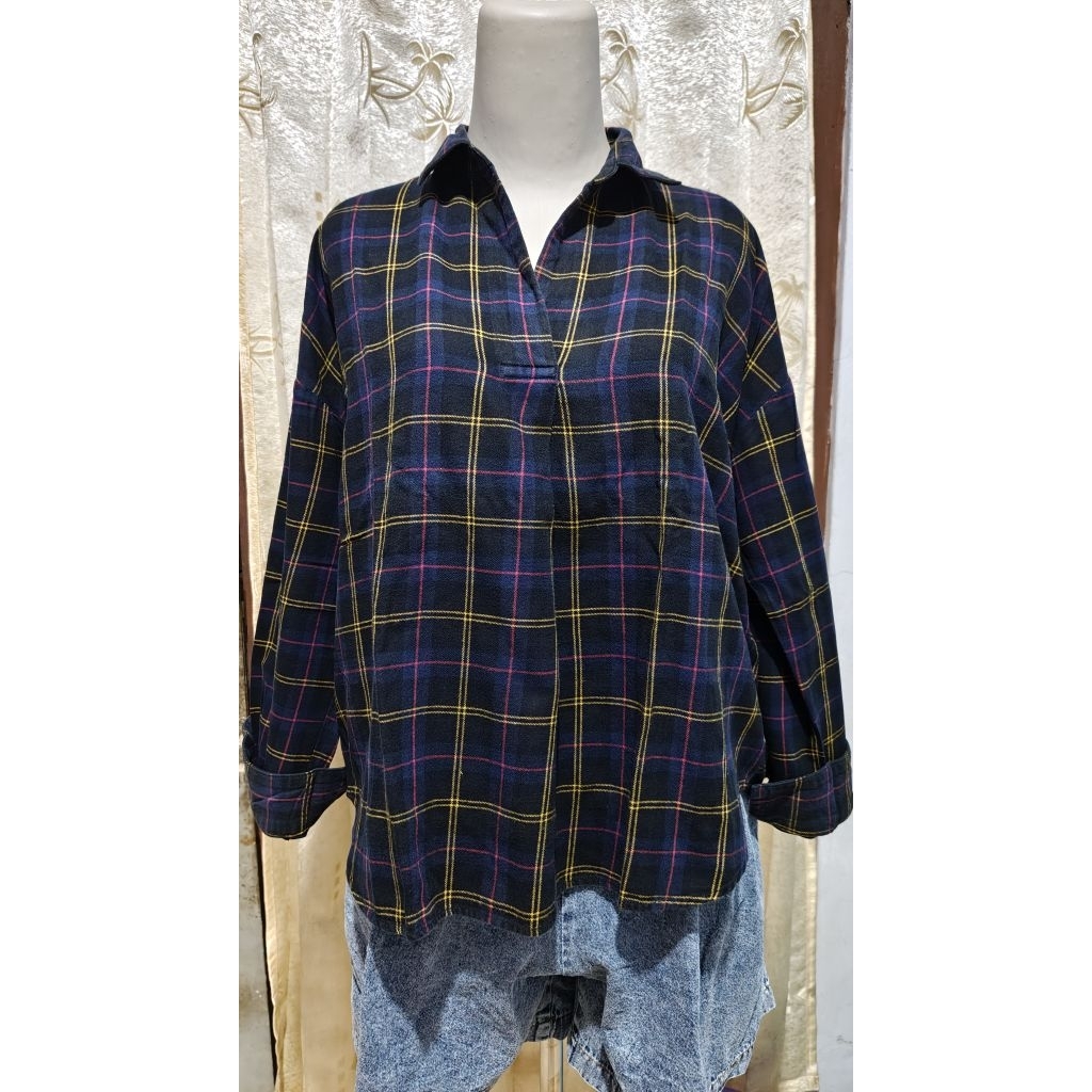 PRELOVED UNIQLO blus flannel kerah skipper