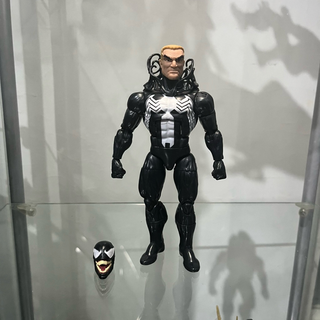 marvel legends venom eddie brock symbiote spiderman mainan action figure