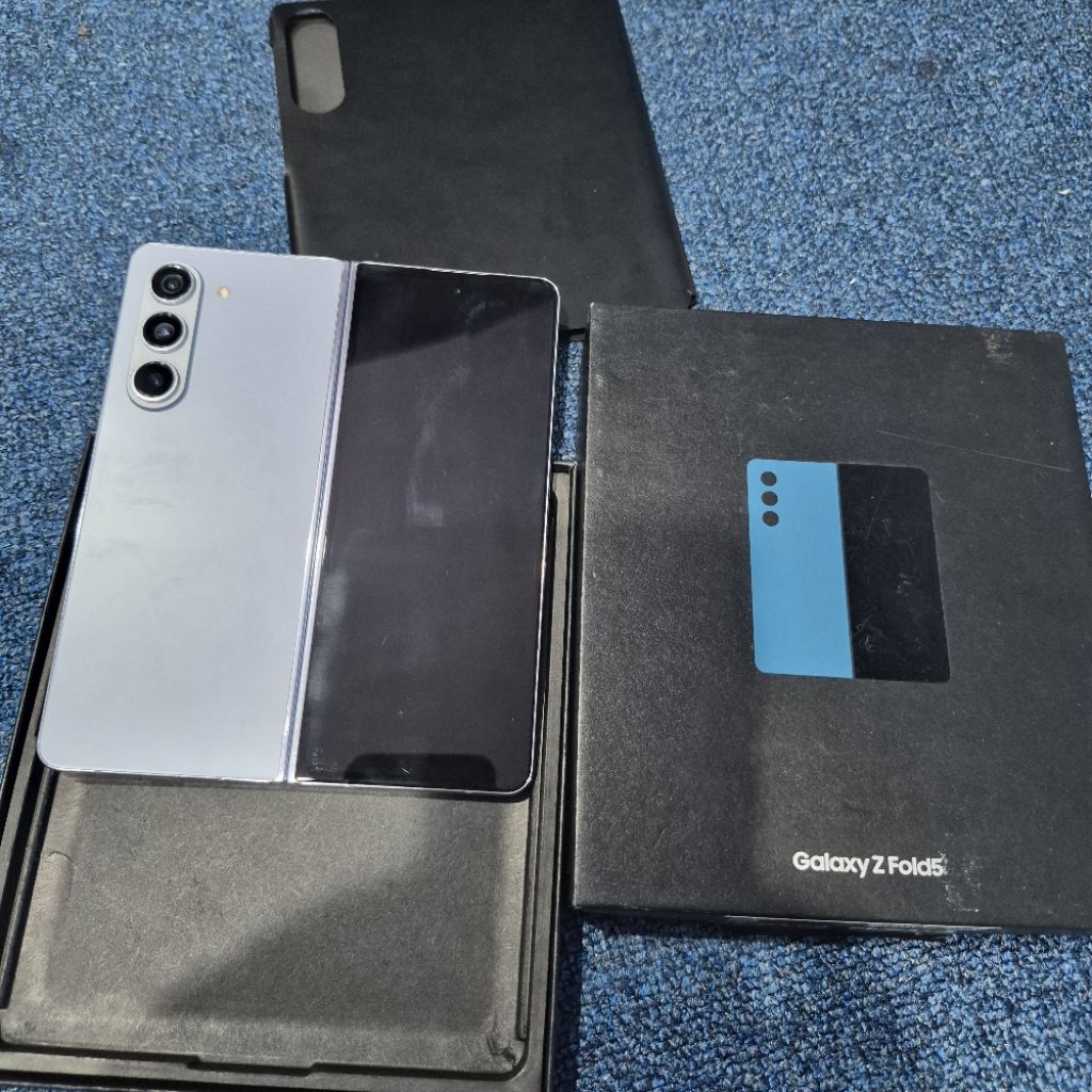 Samsung Galaxy Fold 5 12/256GB Second Garansi Resmi