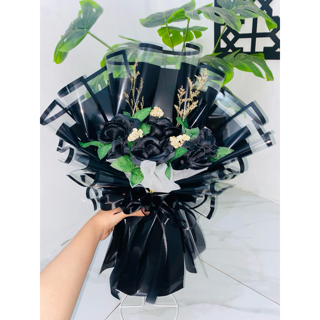 buket mawar hitam bunga artificial mewah elegan buat hari spesial