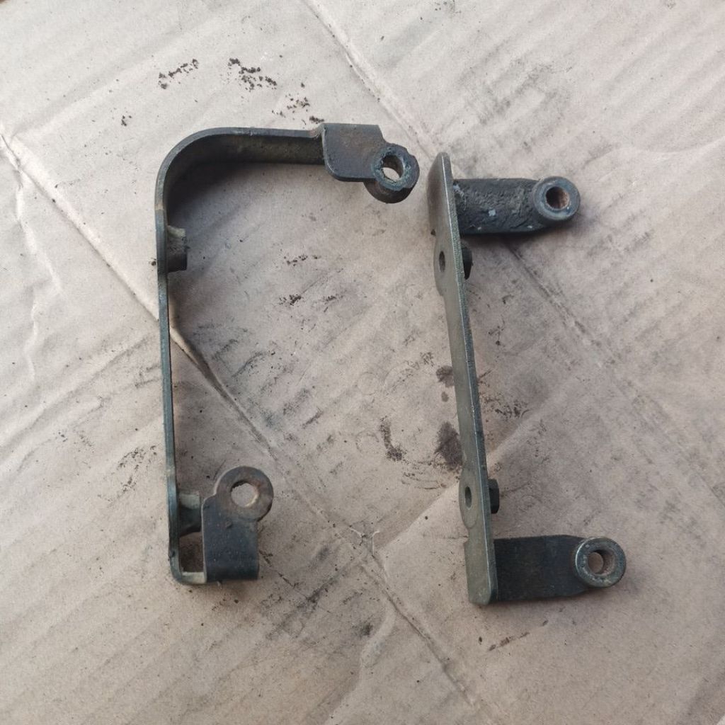 bracket  tutup head thunder 125 bekas original