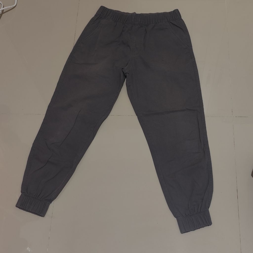 celana jogger abu-abu tua preloved merk ALTIC good condition