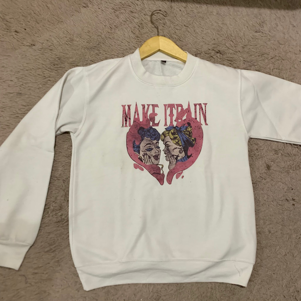 Sweater Putih Graphic Print Casual