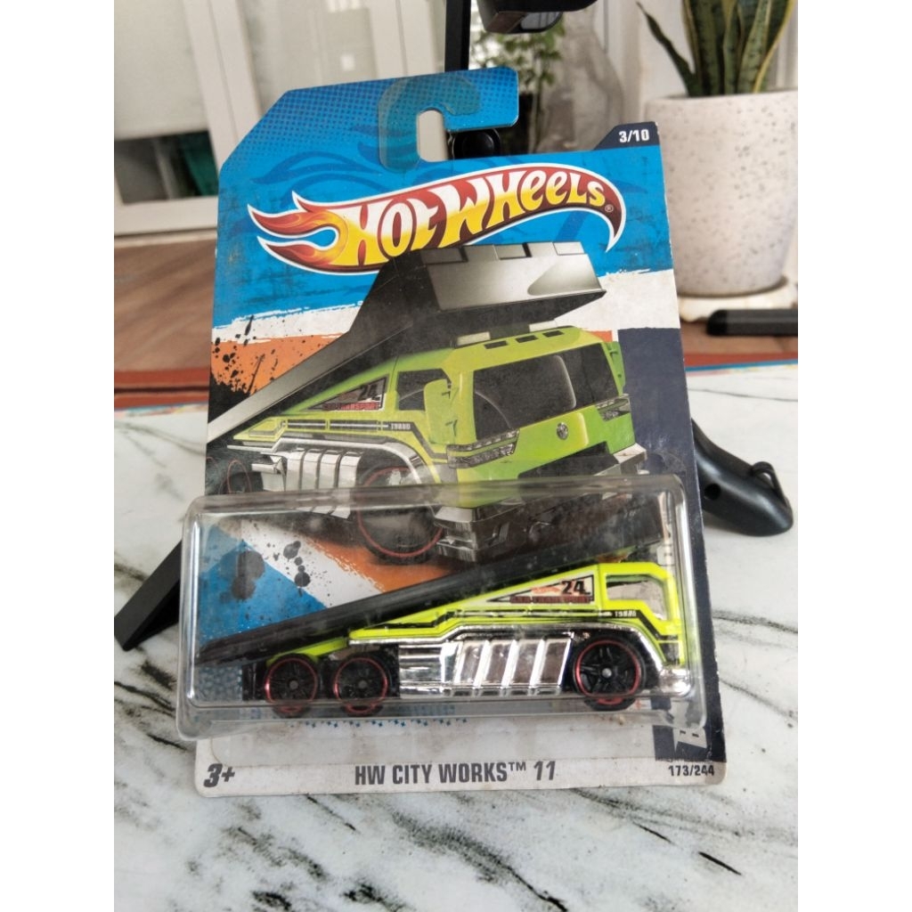 Hot Wheels HW City Works 11 Back Slider