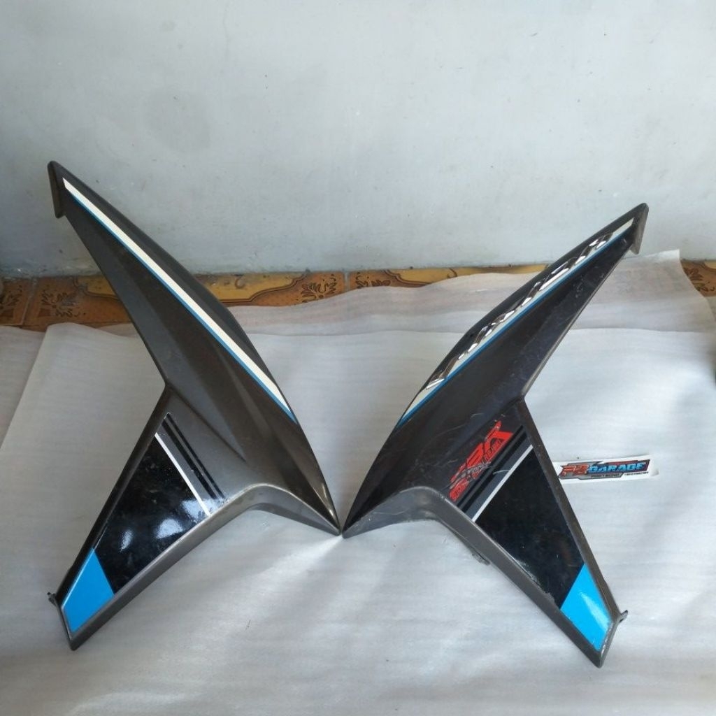 Sayap luar dalam yamaha vixion nva vixion new original hitam strip biru
