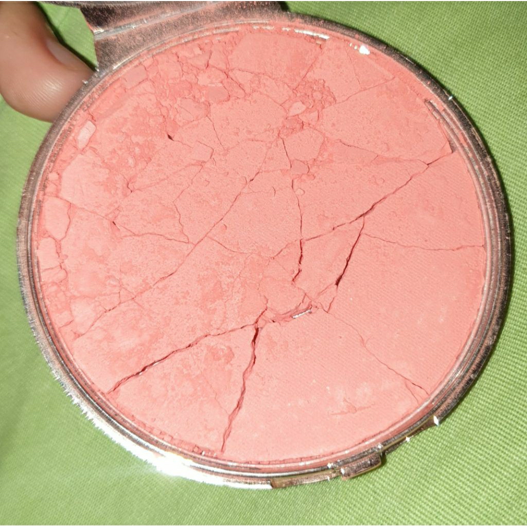 Oimio Bedak Padat Berwarna Pink Preloved Prelove PL