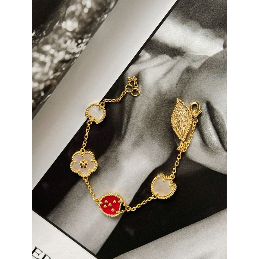 Hanaberry - VanCleef Flowers Labybug Bracelet