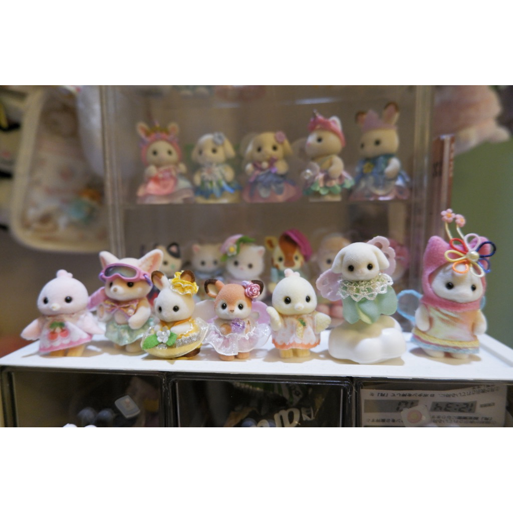 [Ready Stock] Sylvanian Families (mapple raincoat tiger adventure ciel sunny rainbow snow rabbit pri