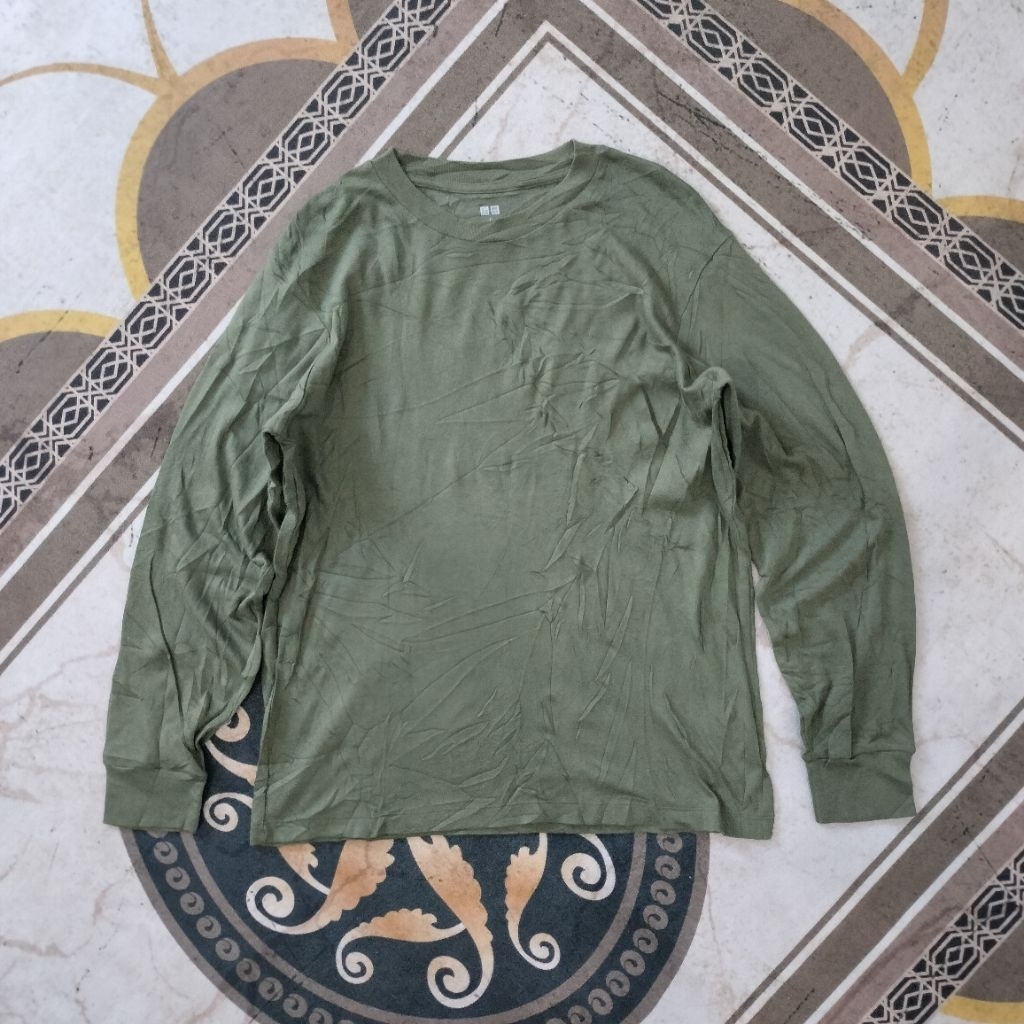 UNIQLO kaos panjang olive green