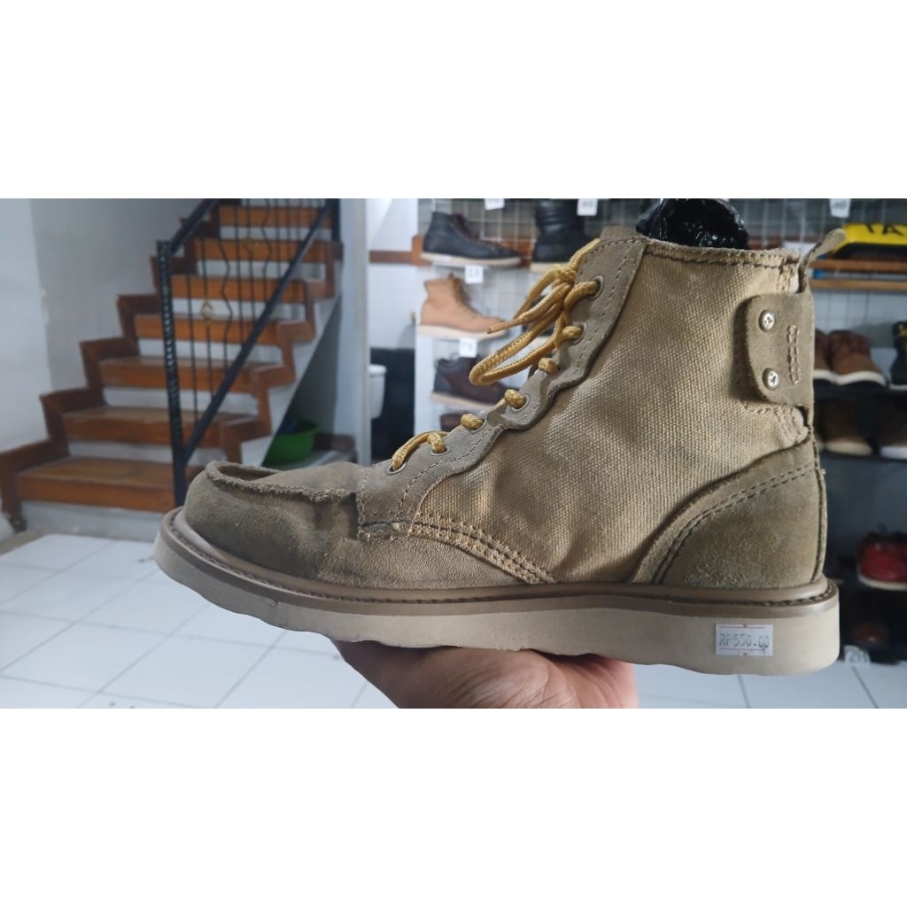 sepatu boots moctoe cat