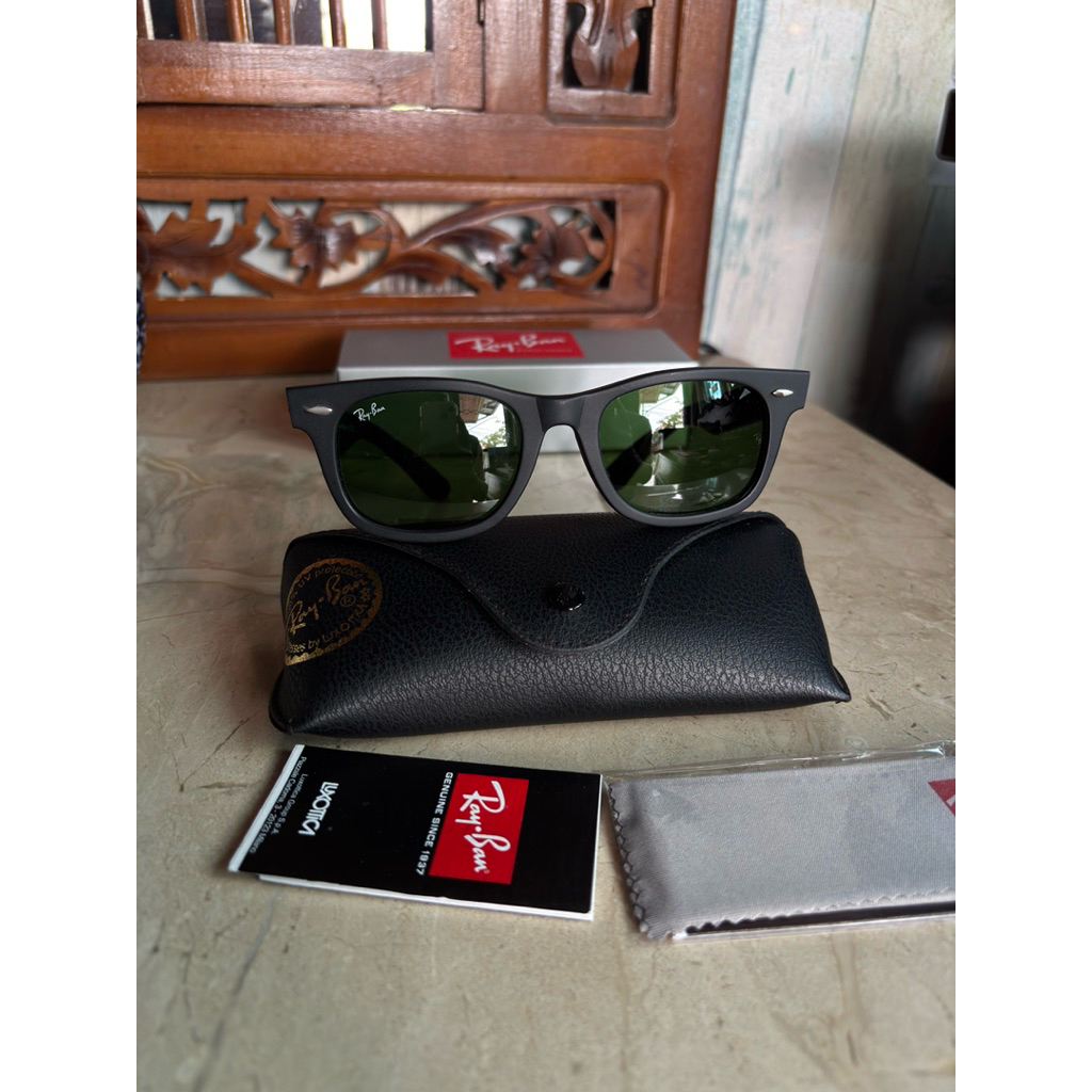 kacamata klasik ray-ban Wayfarer square hitam Doff kaca hijau sz 52