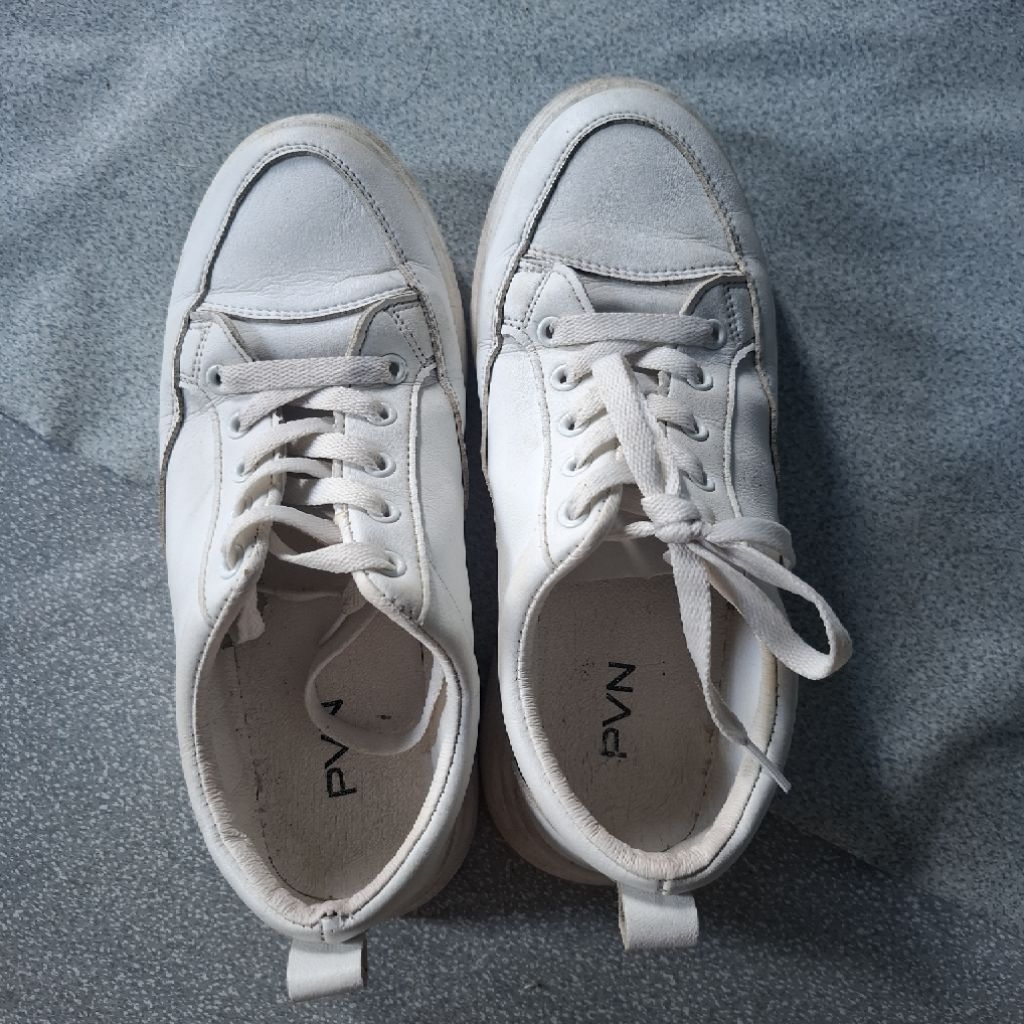preloved sepatu pvn