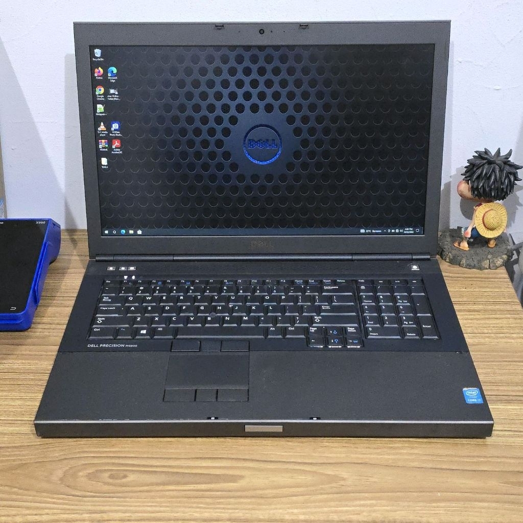 Dell precision M6800 17inch workstation laptop i7 16 nvidia Quadro 4gb