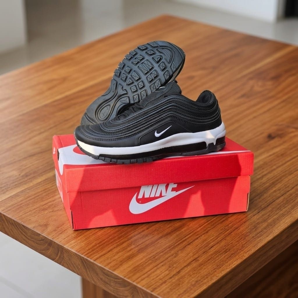 NikeAir MX 720 Import