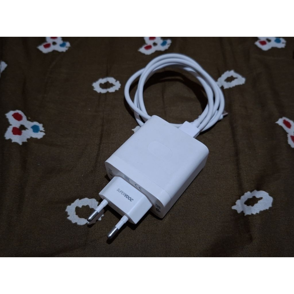 Charger oppo 80watt super vooc charging