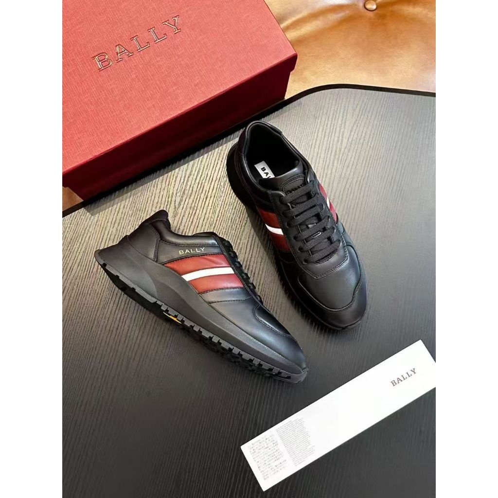 Sepatu sneaker bally list merah