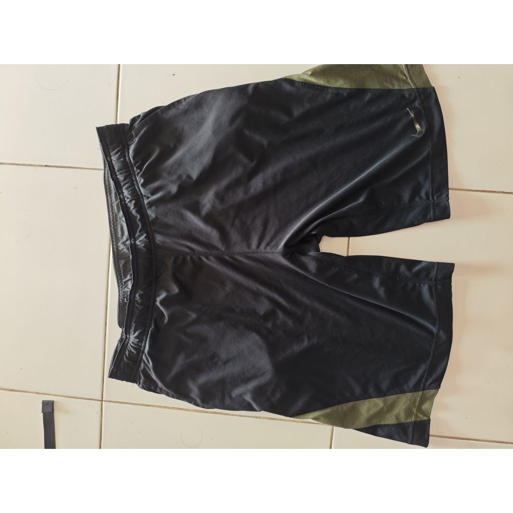 jual celana olahraga Nike second preloved