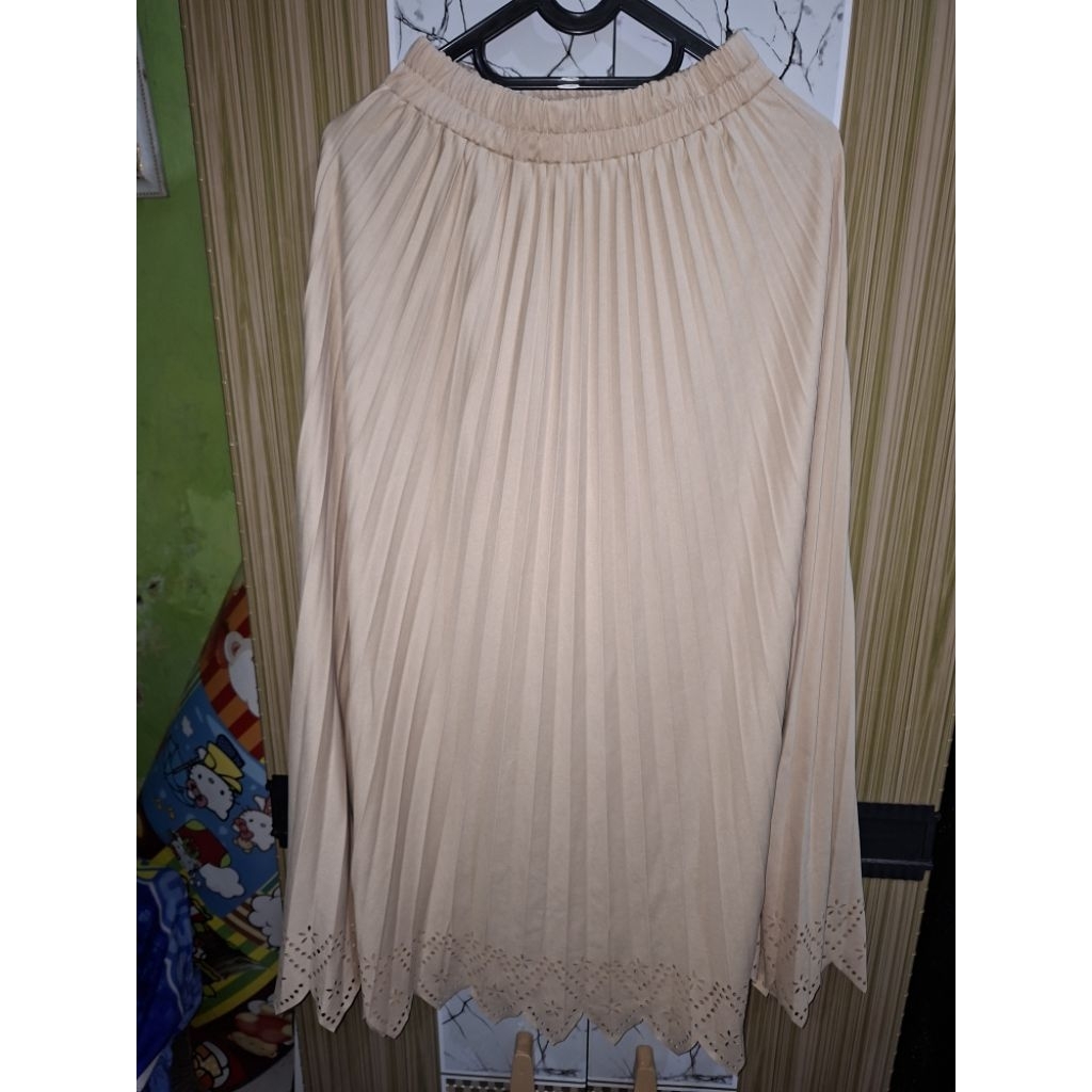PL Rok plisket layer cut