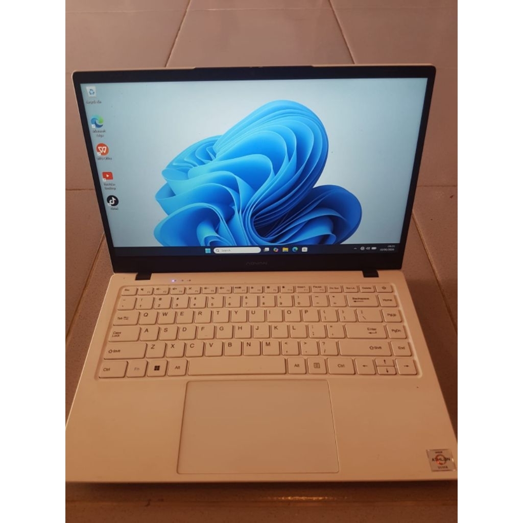 laptop advan