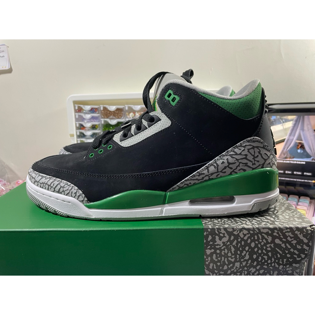 Air Jordan 3 Retro Pine Green 44.5 BNIB Authentic