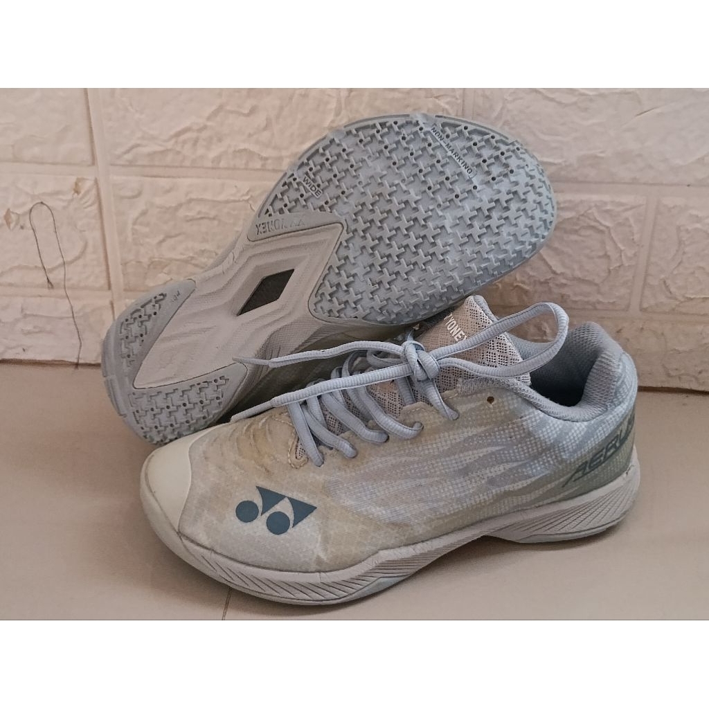 Yonex aerus Z