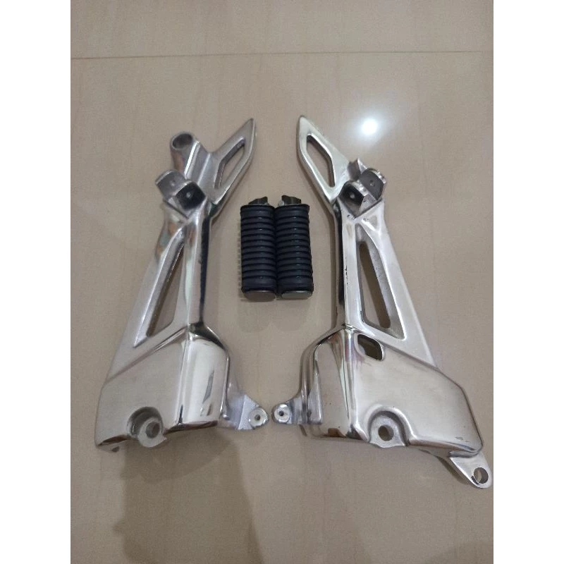 Dudukan Footstep Megapro Primus Poles Kanan Kiri Bracket Bostep Postep MP Primus Megapro Set